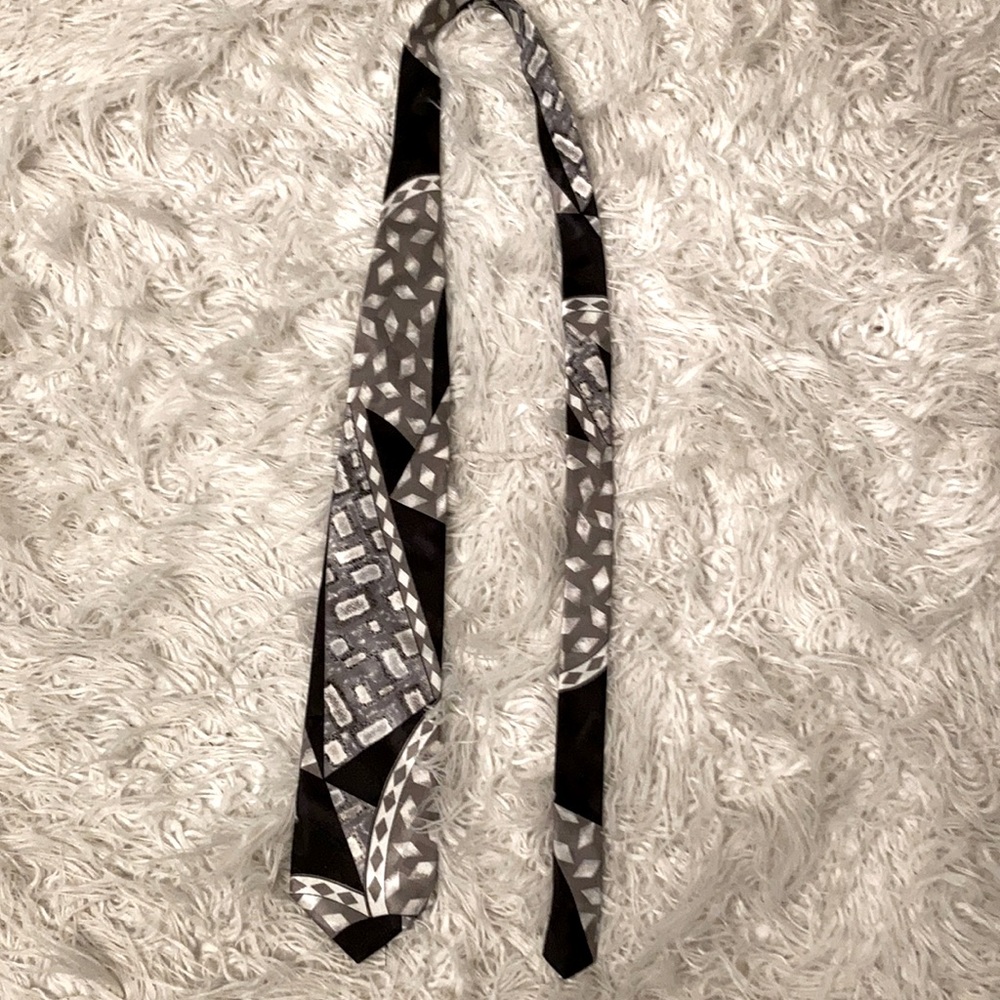 Vintage  early 90’s tie